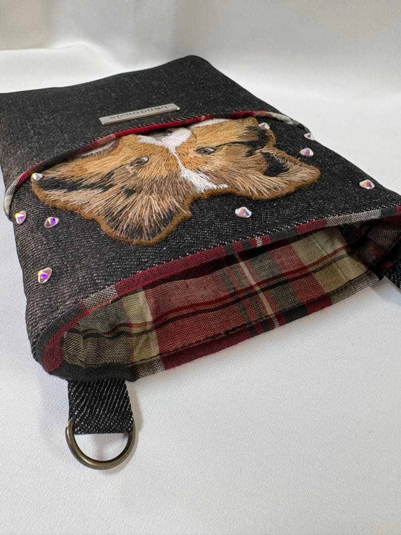シェルティ刺繍スマホショルダー ハンドメイド 一点もの 犬好きさんへ