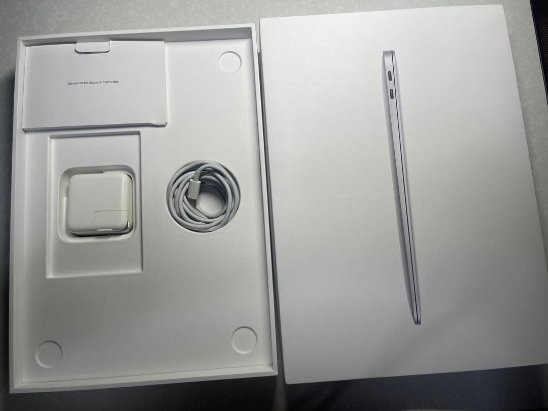 Apple MacBook Air (M1, 2020) 13インチモデル