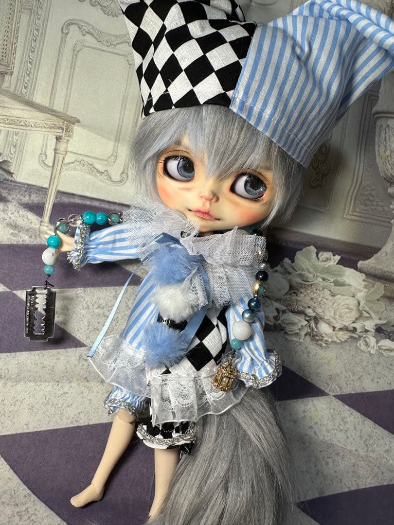 アイシードール本体　ボアウィッグ　アウトフィット　ブルー猫ピエロパテ盛り