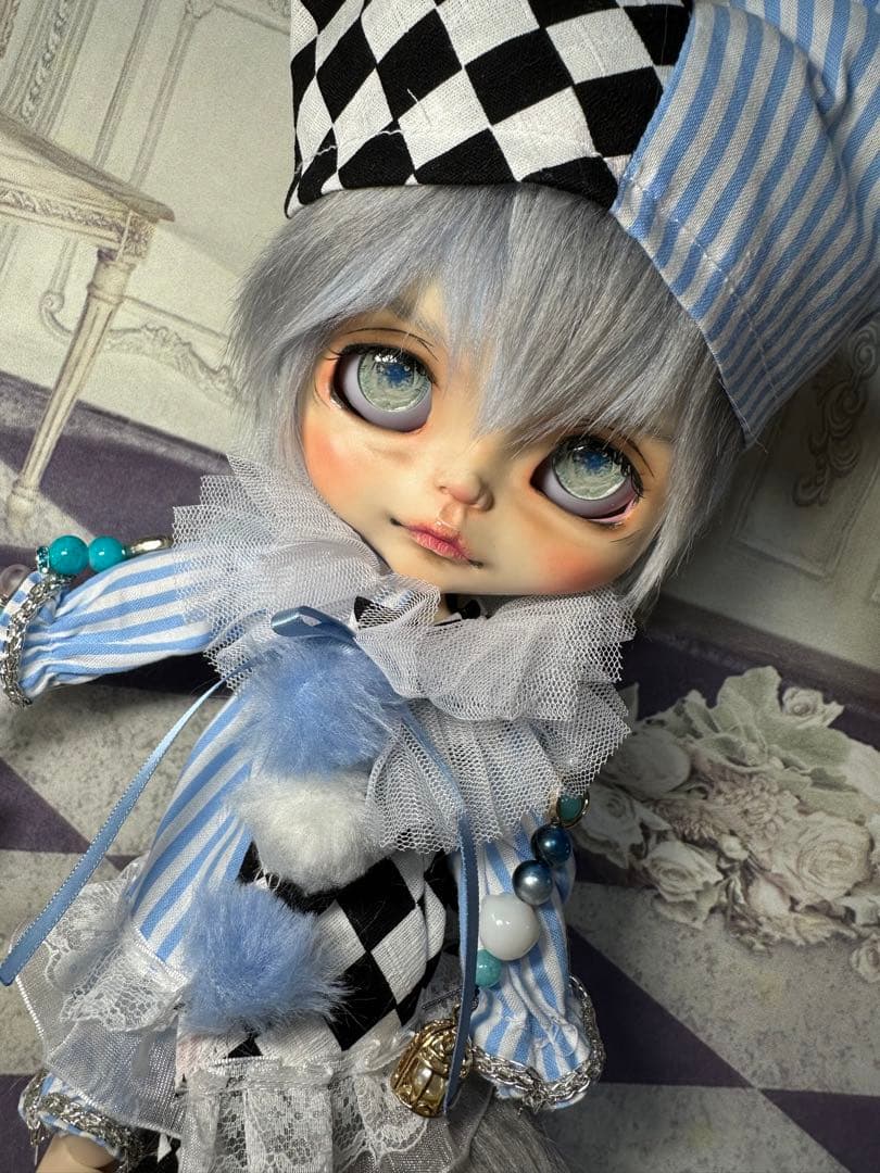 アイシードール本体　ボアウィッグ　アウトフィット　ブルー猫ピエロパテ盛り