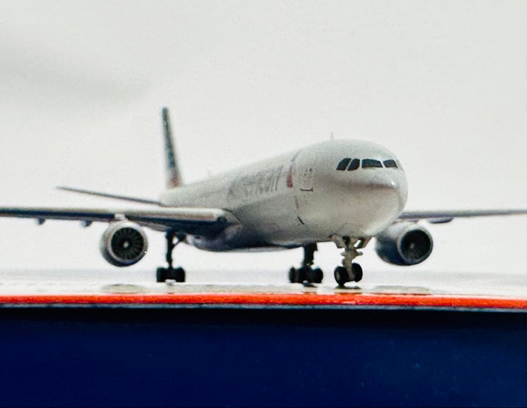 Gemini 1/400 A330-300 アメリカン航空