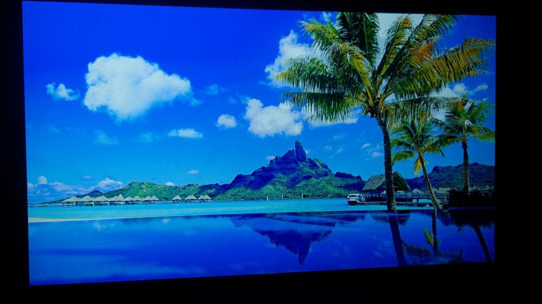 プロジェクター LG CineBeam HF60LS