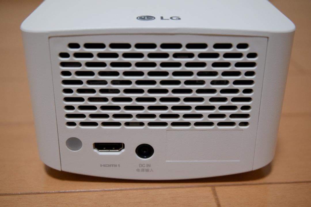 プロジェクター LG CineBeam HF60LS