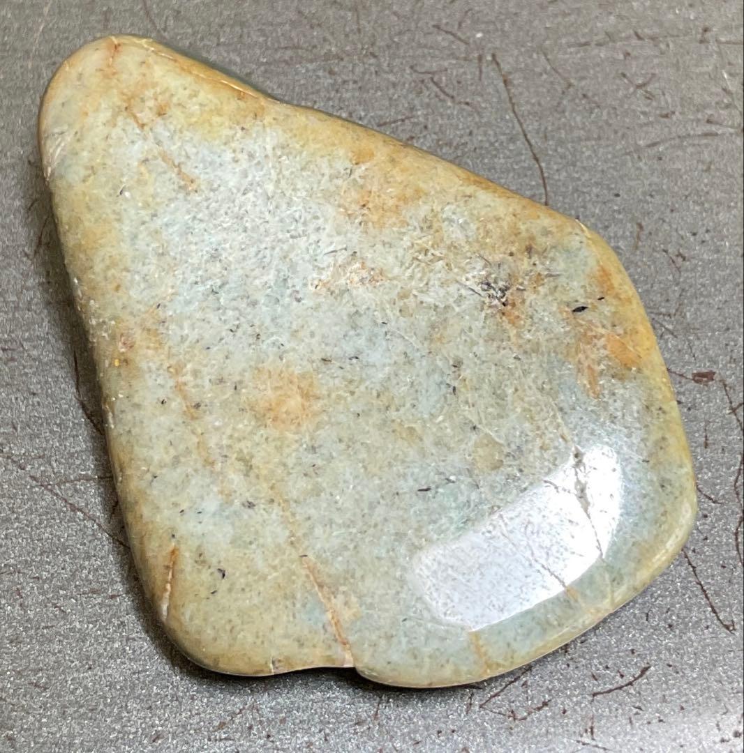 ［深い青色　ガラス質］　入りコン沢翡翠10g 糸魚川　ヒスイ　ひすい　皮付き