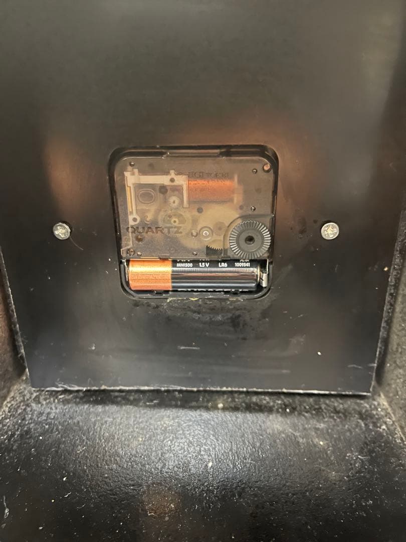 レトロ 置き時計 木製風 インテリア時計 棚付き 高さ29cm アンティーク調