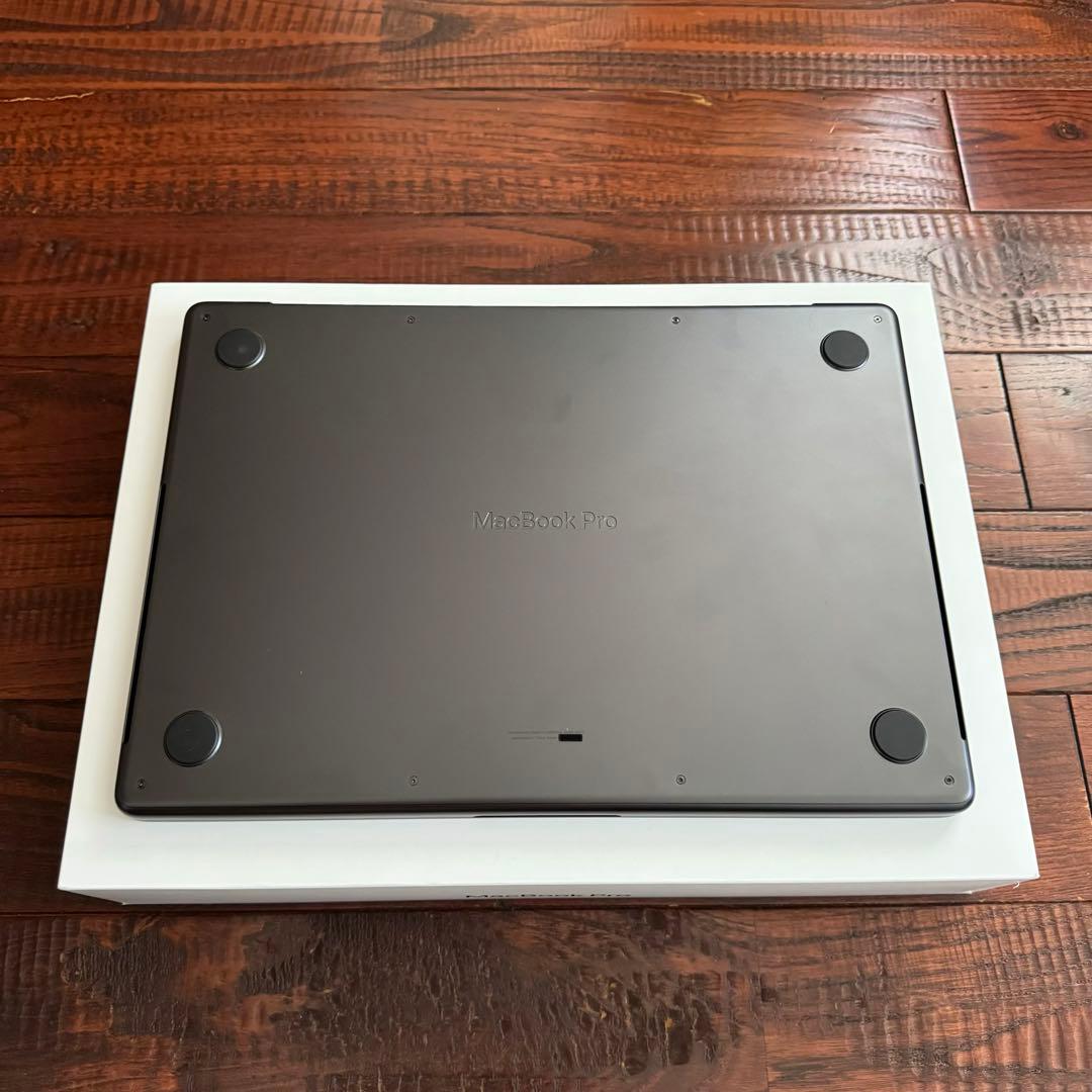 Apple MacBook Pro M4 16GB 512BG 14インチ