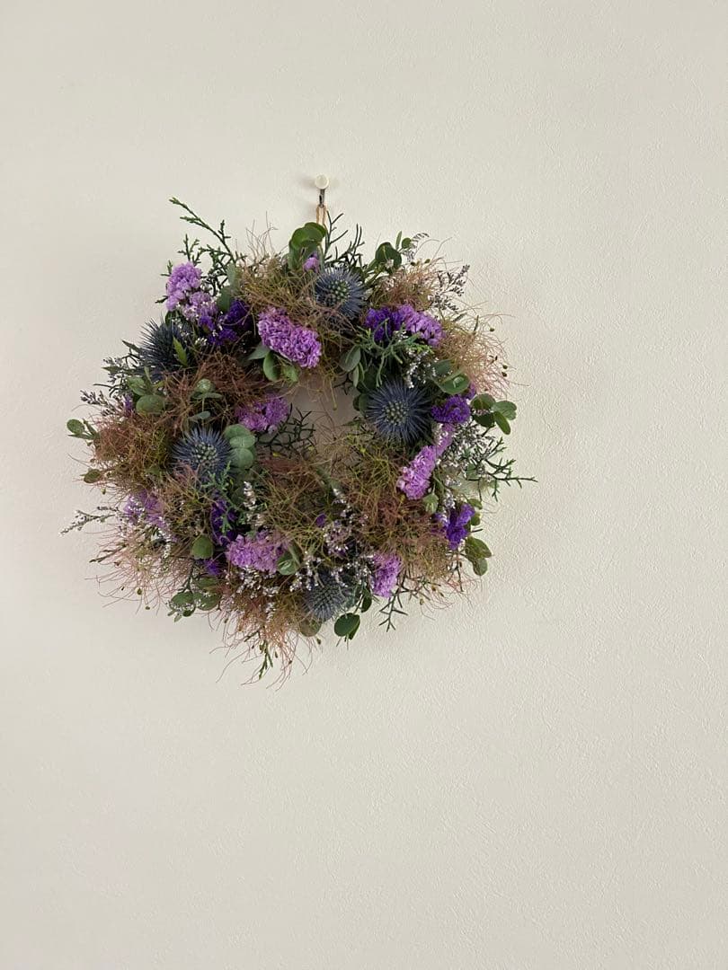 紫色のドライフラワーリース　スモークツリー