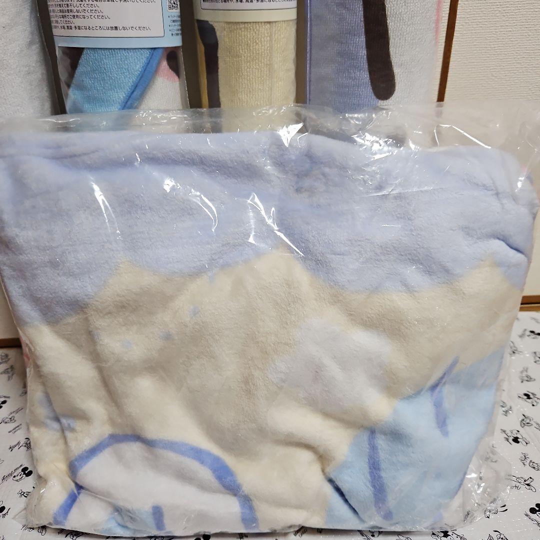 ちいかわラグマット~ねそべり~ちいかわ 超BIGマイヤーブランケット
