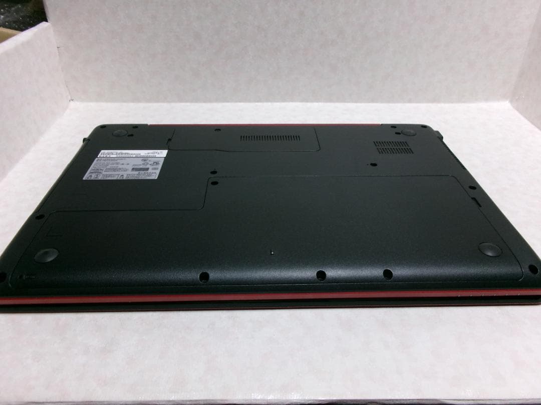 富士通 LIFEBOOK 15.6インチ 赤/カメラ/Bluetooth/