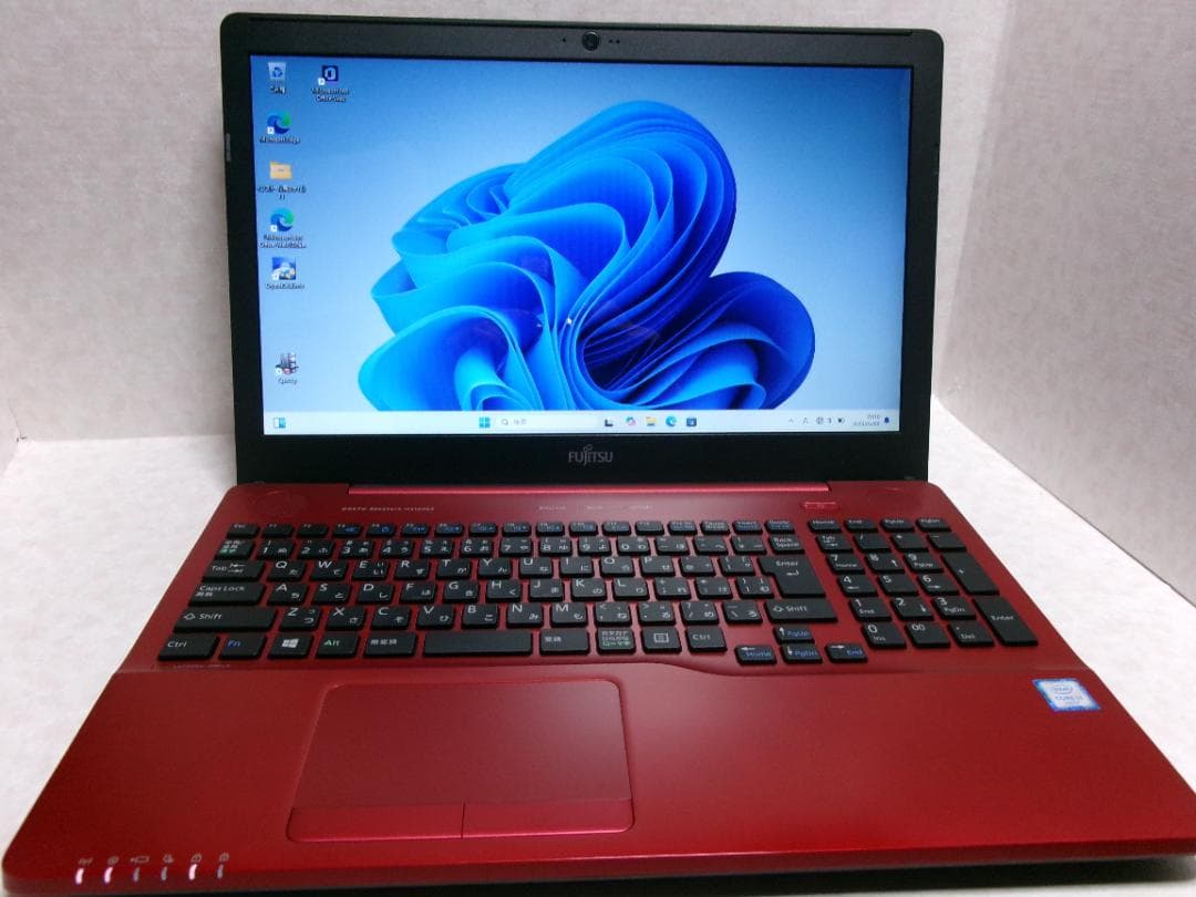 富士通 LIFEBOOK 15.6インチ 赤/カメラ/Bluetooth/