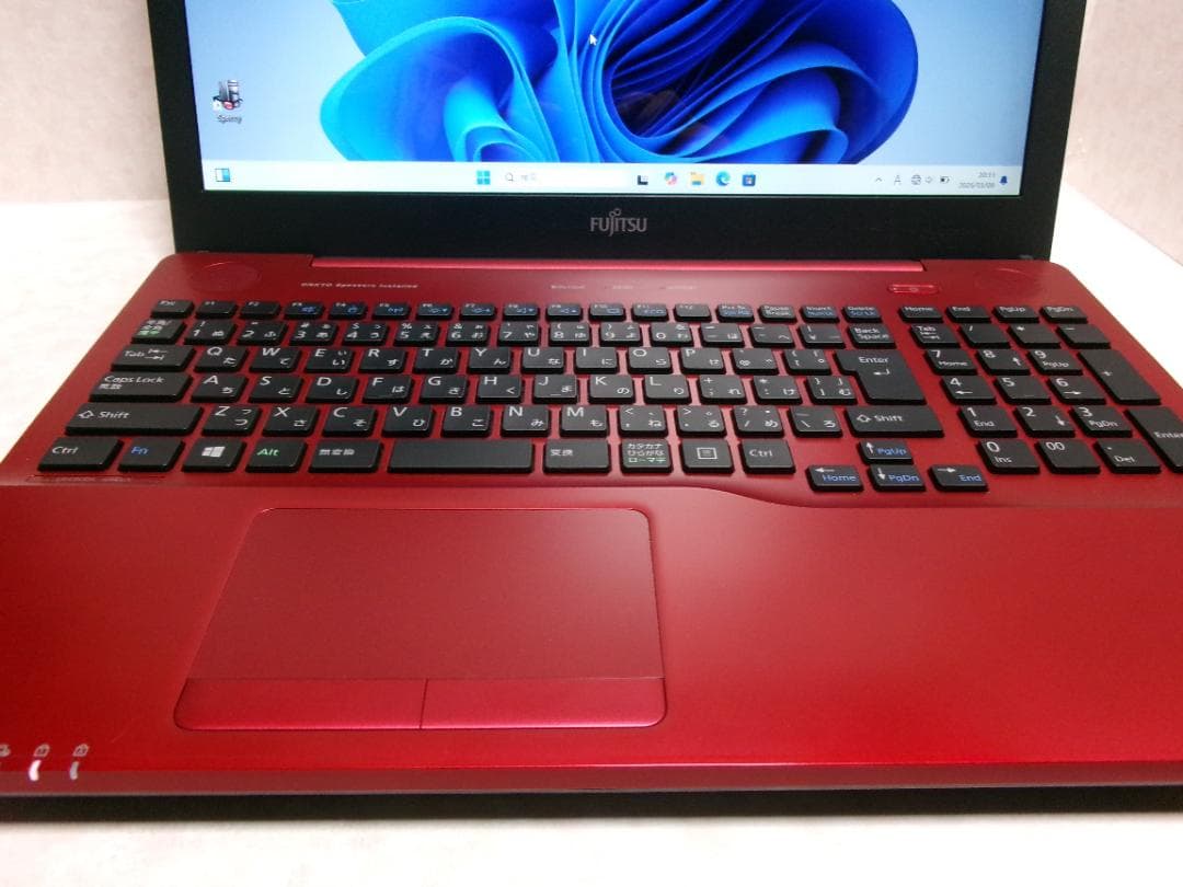 富士通 LIFEBOOK 15.6インチ 赤/カメラ/Bluetooth/