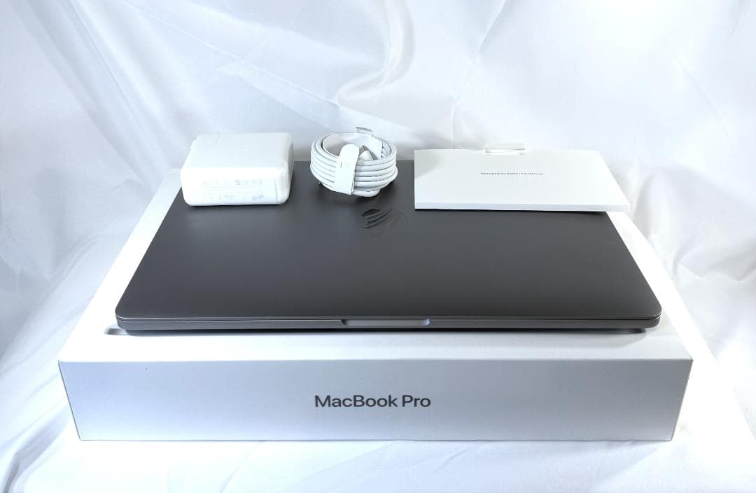 【極美品】 MacBook Pro 13 M2 16GB 512GB シルバー