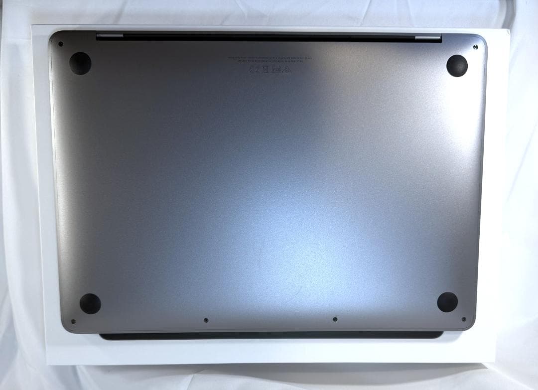 【極美品】 MacBook Pro 13 M2 16GB 512GB シルバー