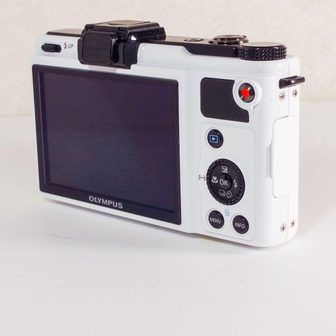 完動美品 オリンパス OLYMPUS XZ-1 ホワイト 動作確認済