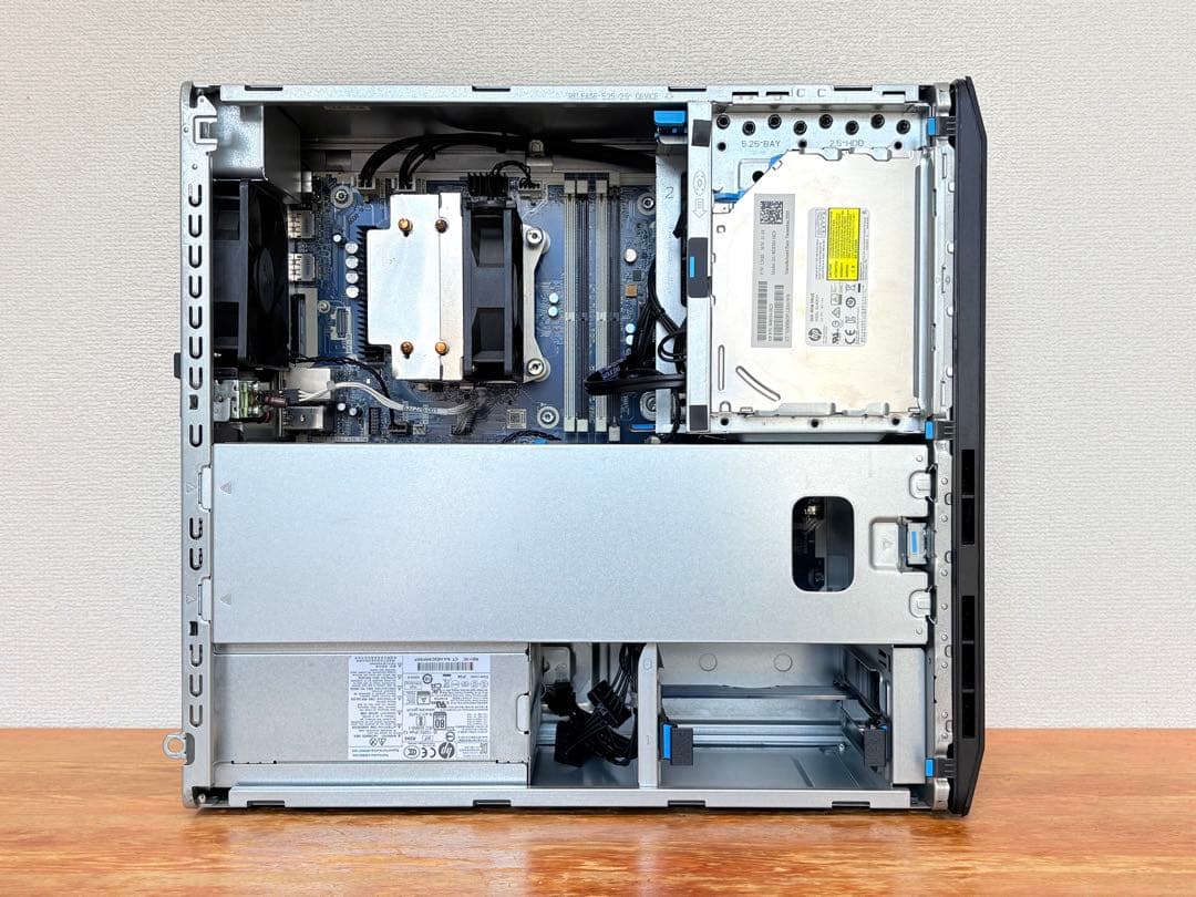ベアボーン状態のHP Z2 Tower G5 （Xeon W-1250付き）