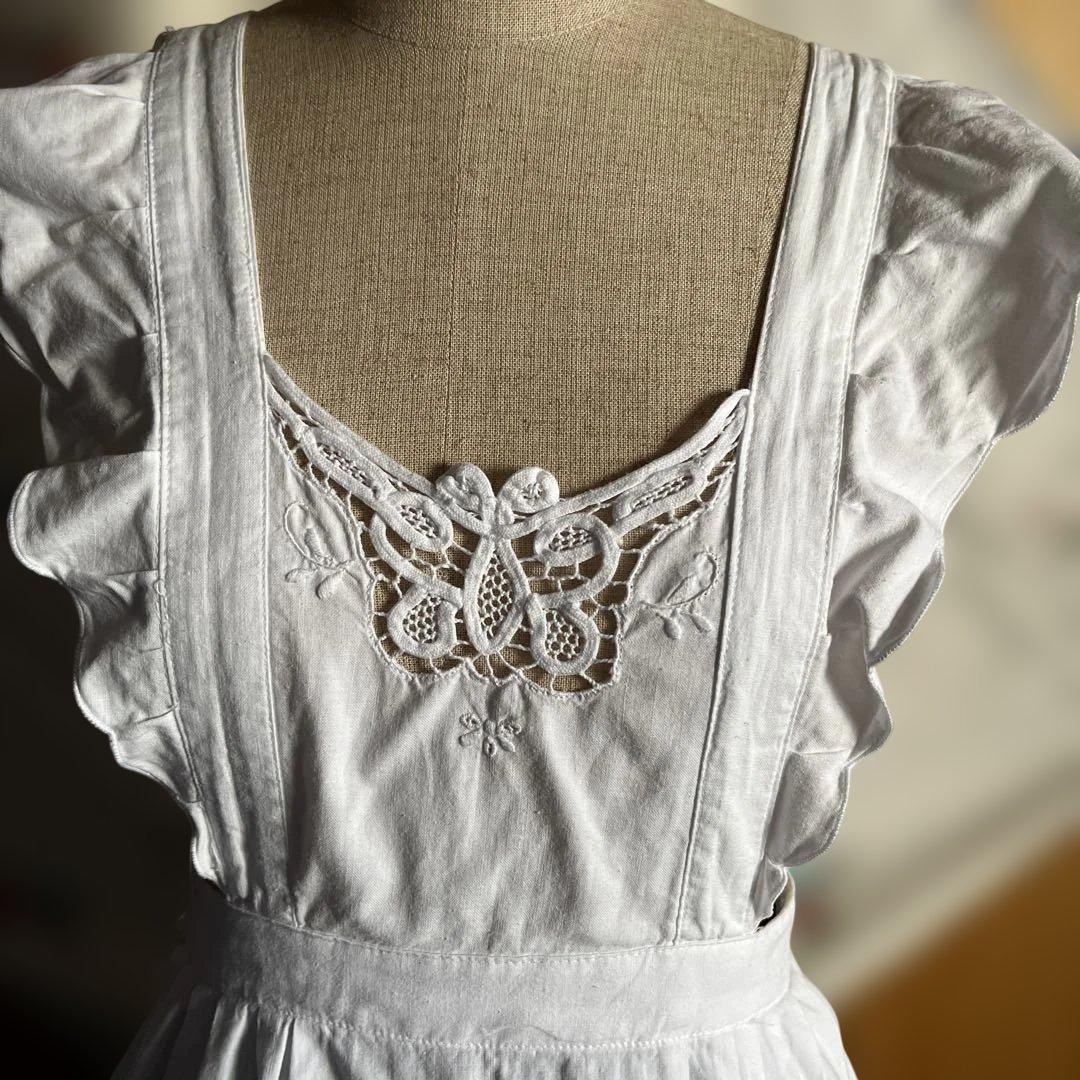 ホワイトレース刺繍エプロン　スイス製　ビンテージ