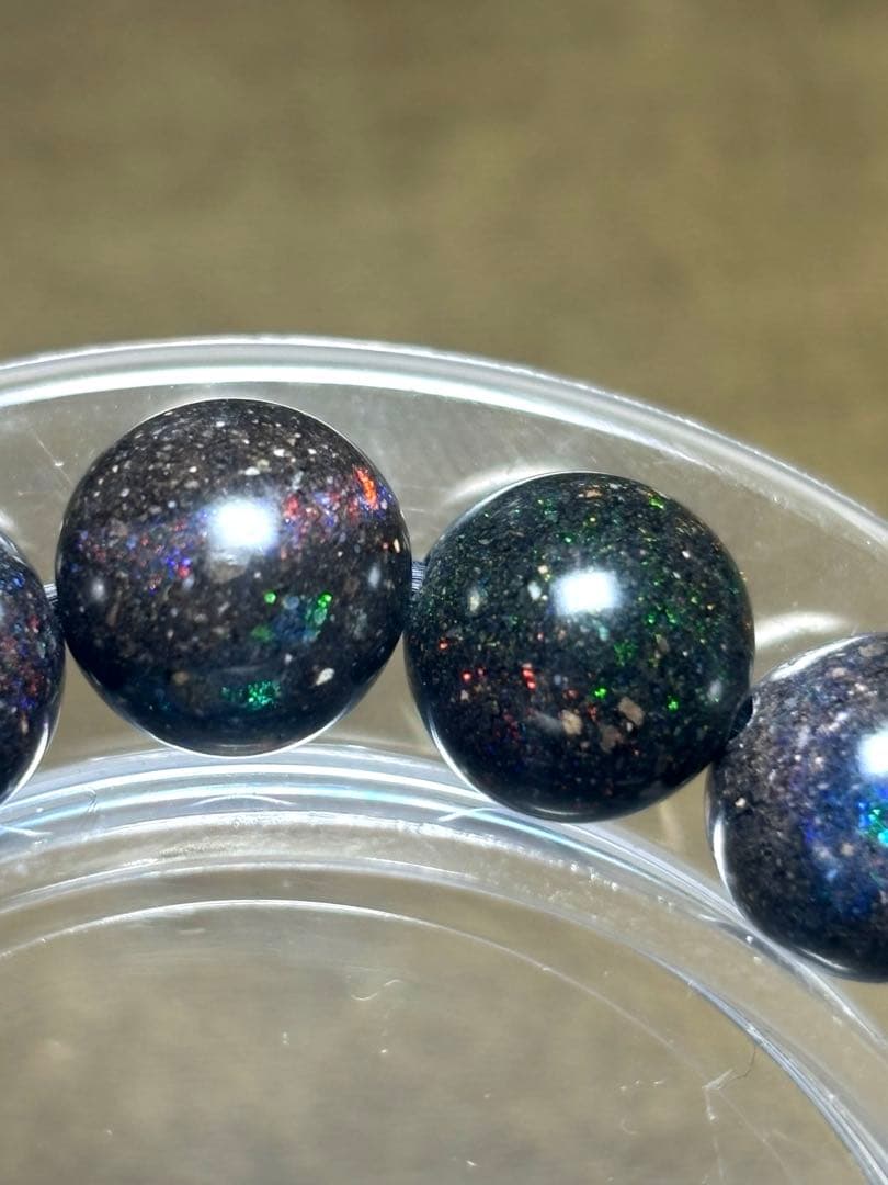 【新入荷】高品質　ブラックマトリックスオパールブレス10.2㎜（新品未使用）虹色