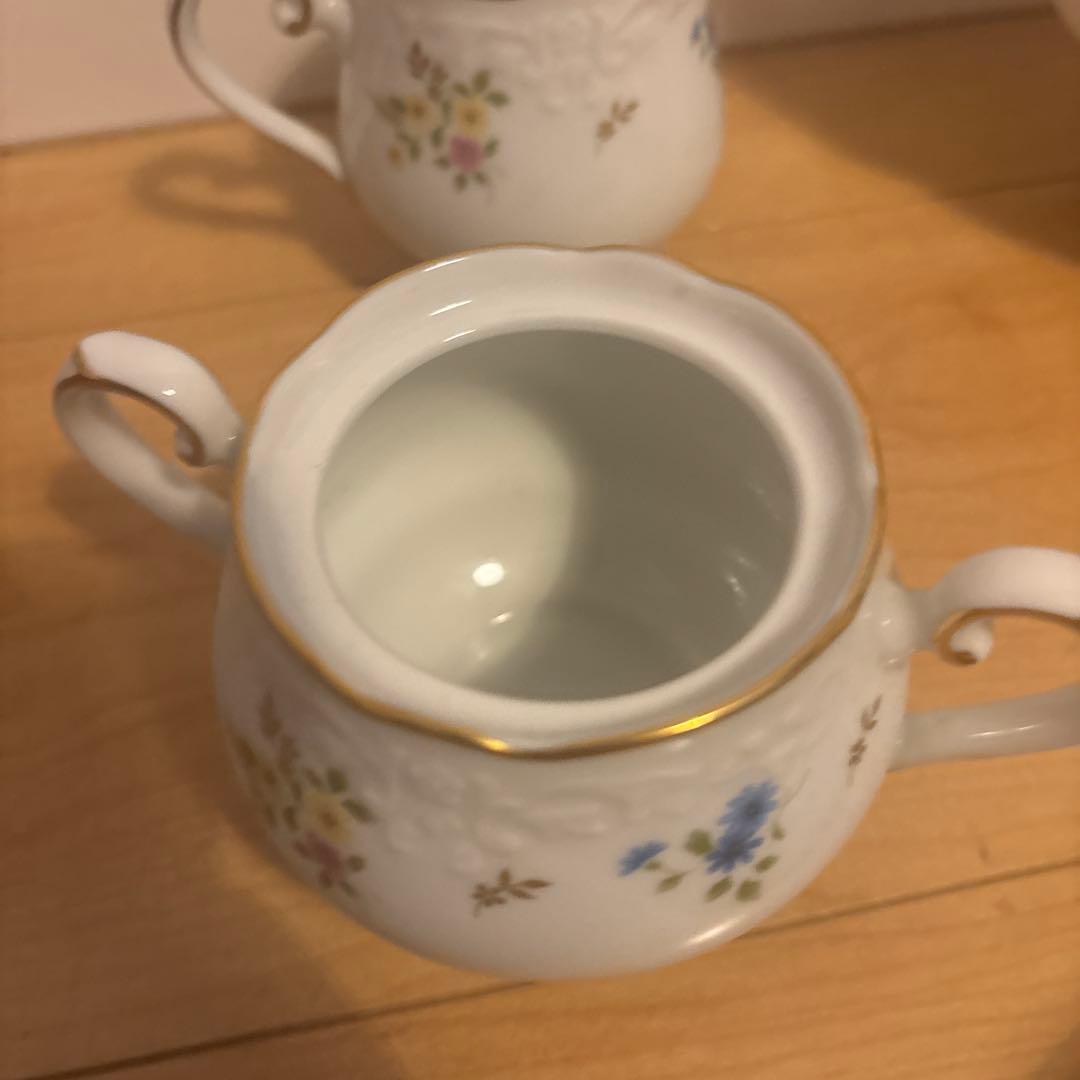 ノリタケ　NORITAKE 散らし花シリーズ　ティーセット　カップ　ソーサー