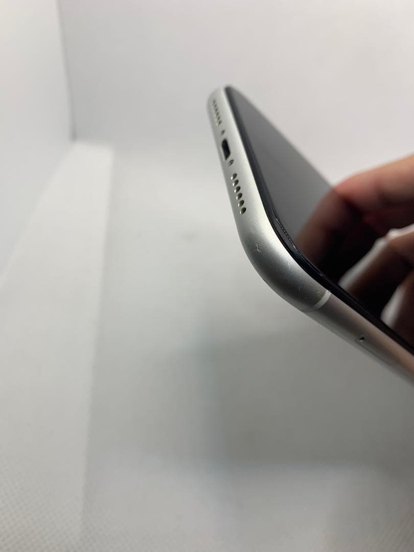 iPhone XR ②
