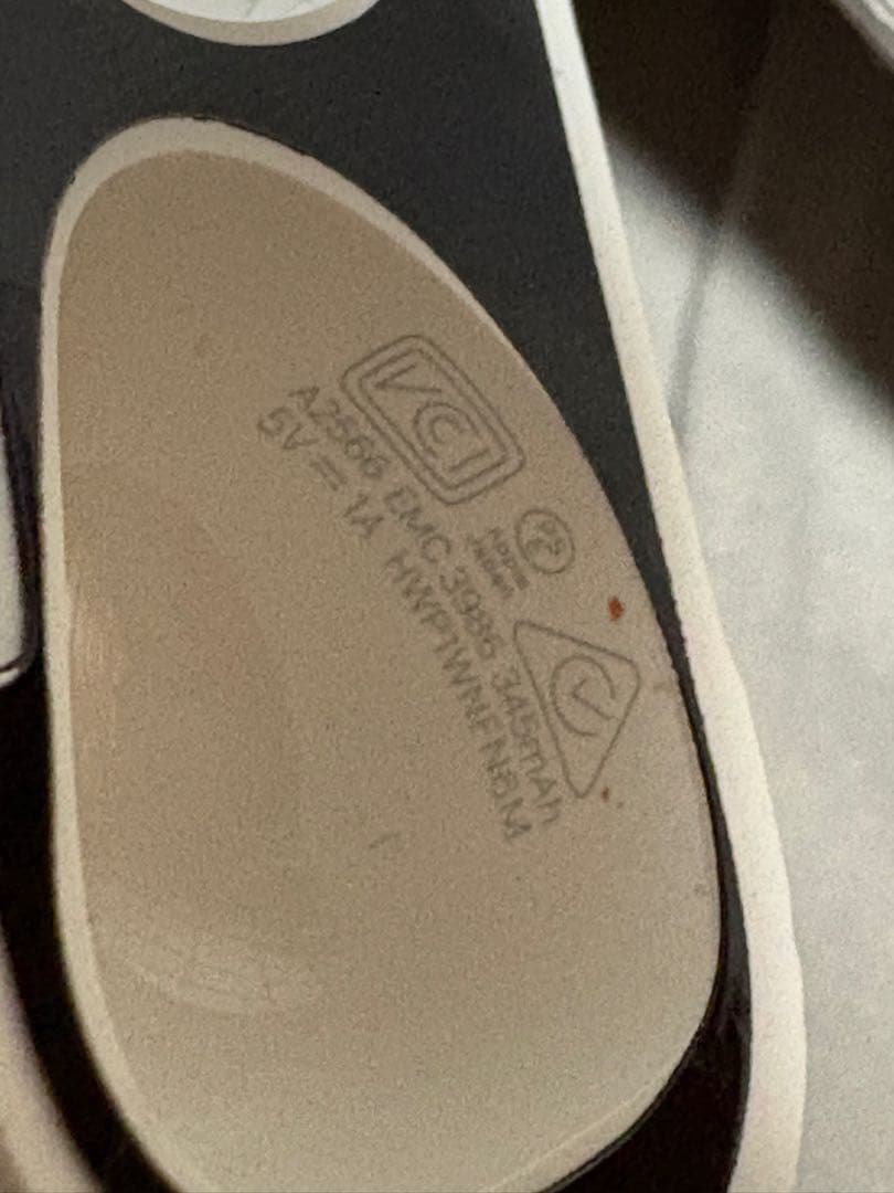 AirPods 第3世代　イヤホン+充電ケース　バラ売り不可　付属品なし