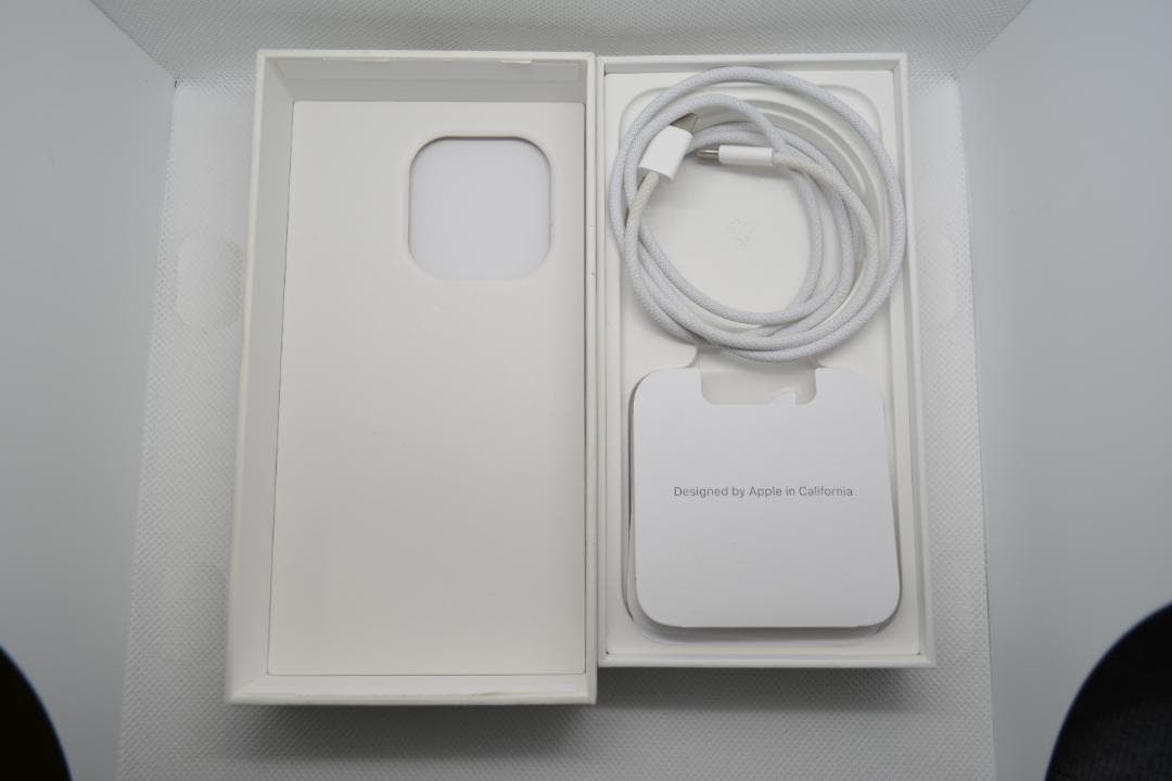 iPhone 15 Pro 128GB バッテリー100% ナチュラルチタニウム