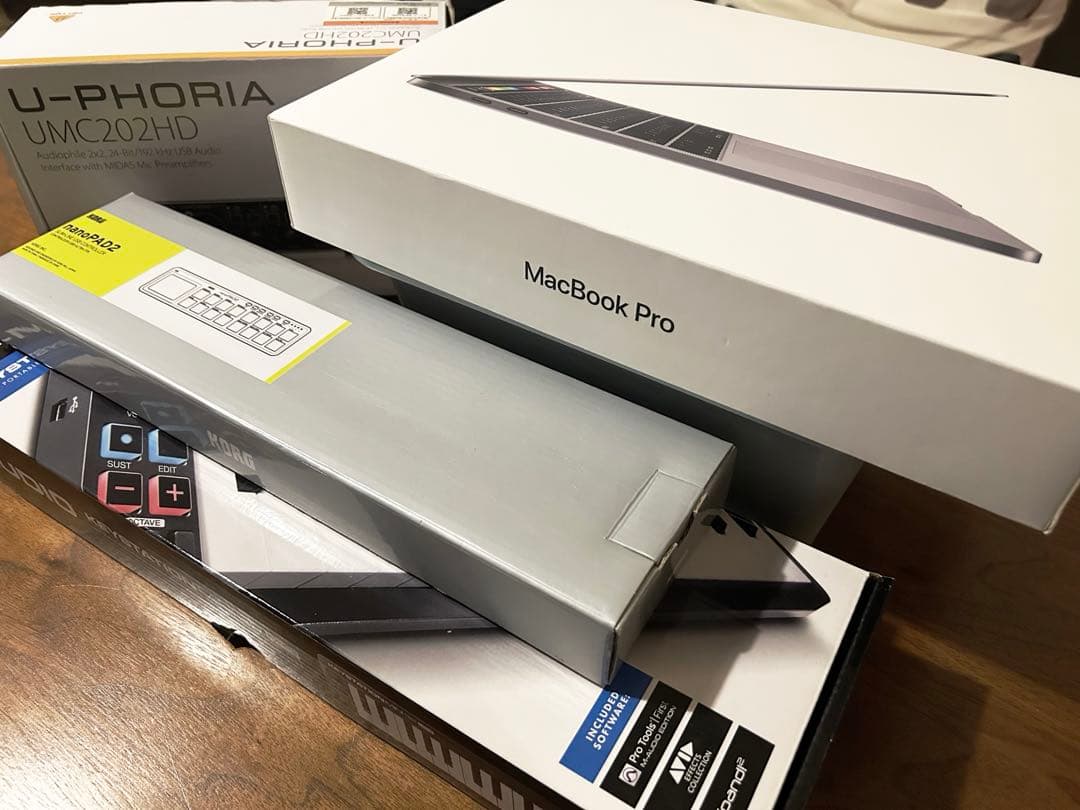 初心者用DTMセット(MacBook Pro＋インタフェース＋MIDI等)中古