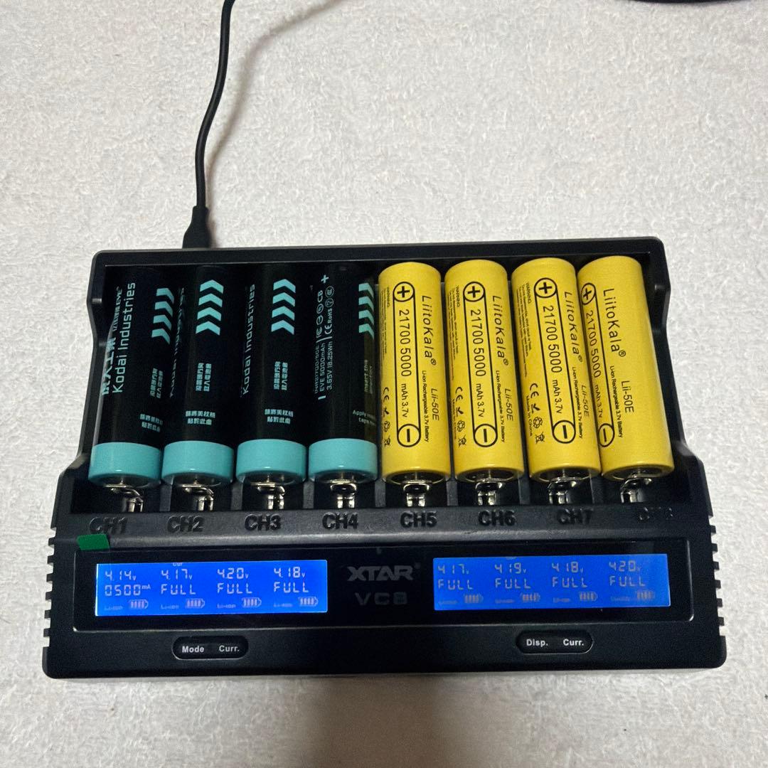 虎大工業モバイルバッテリー　& XTAR VC8充電器　バッテリー8本付き