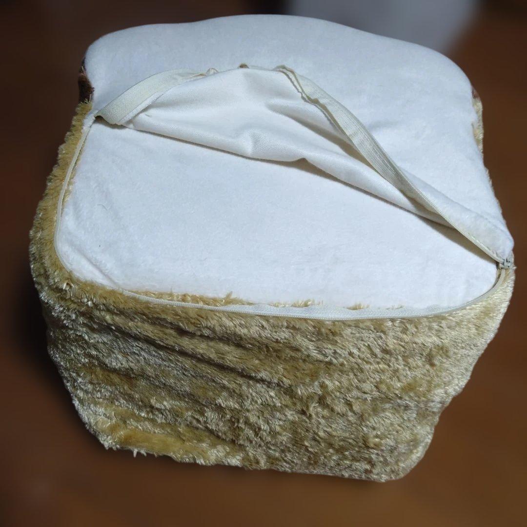 食パン　セルタン　クッション　座布団　椅子　イス　インテリア