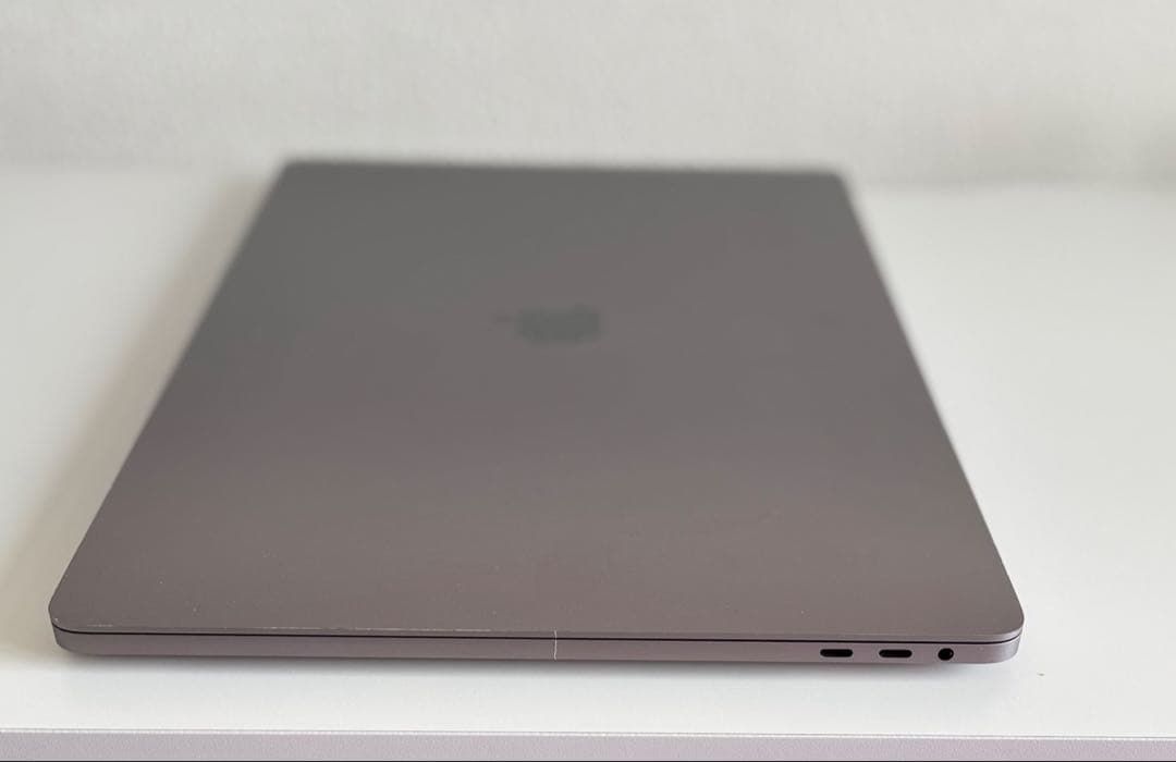 美品 Macbook Pro 2019 16インチ 永年版office