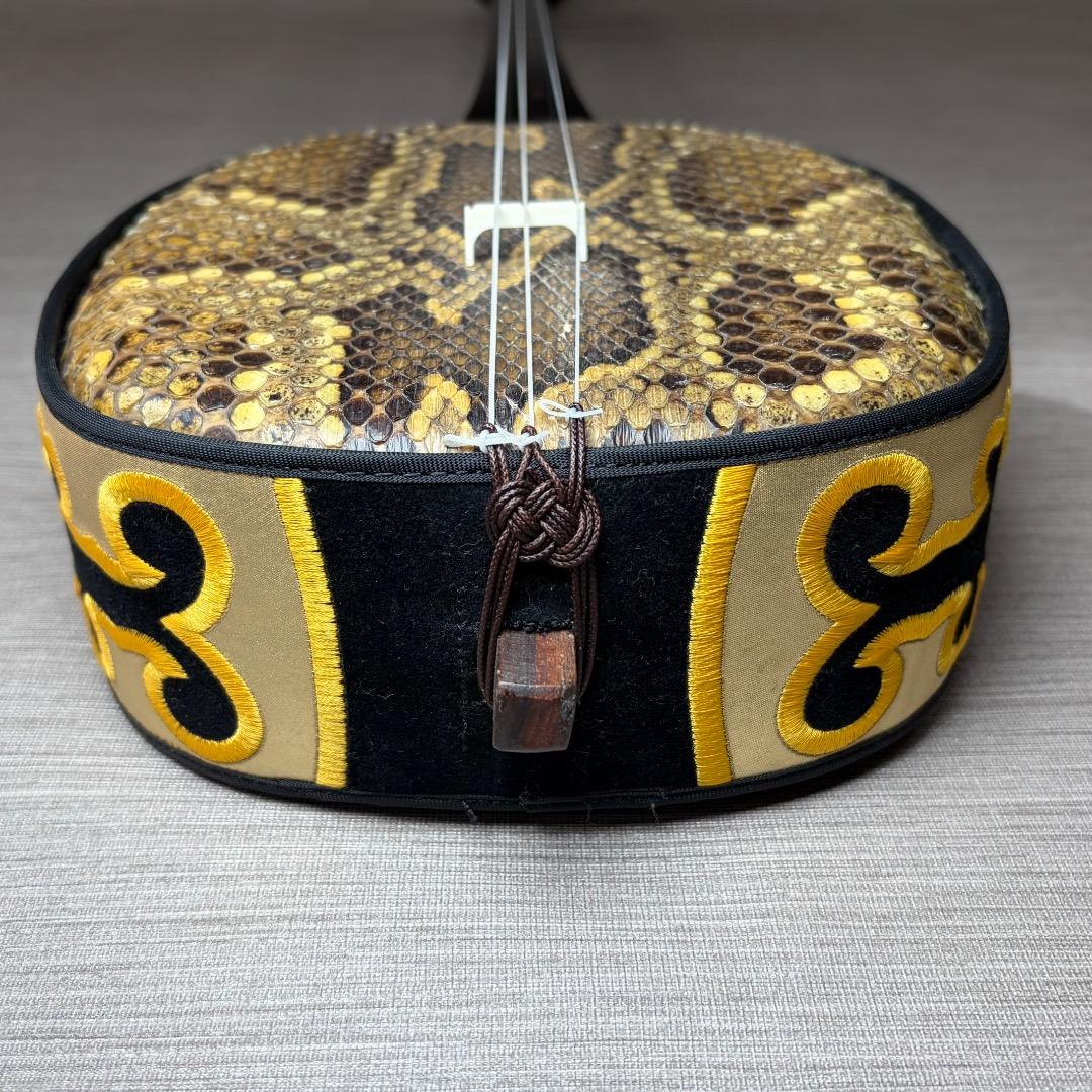 極美品✨沖縄三線 本蛇皮強化張り 池武当 新垣三線 ハードケース付 送料無料