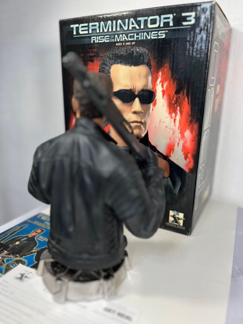 フィギュア 【映画・ターミネーター3】アーノルドシュワルツェネッガー フィギュア