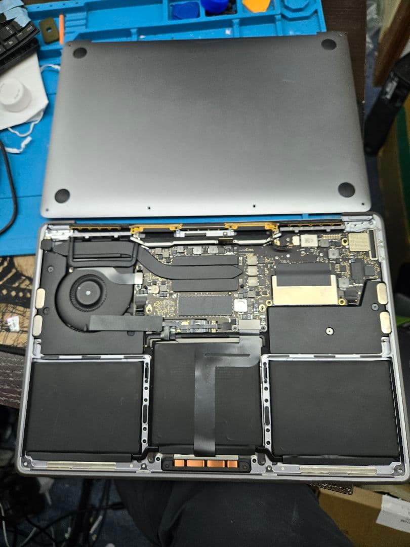 macbook pro a1708 下部分のみ ほぼ未使用