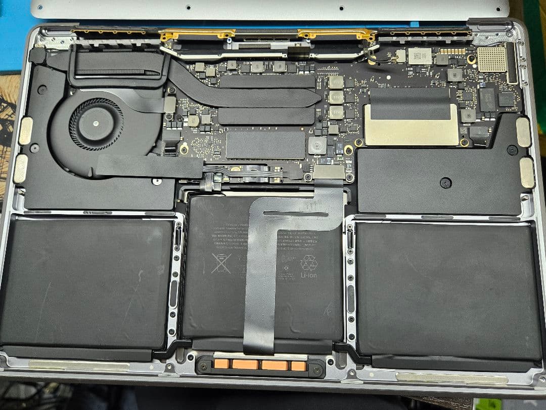 macbook pro a1708 下部分のみ ほぼ未使用