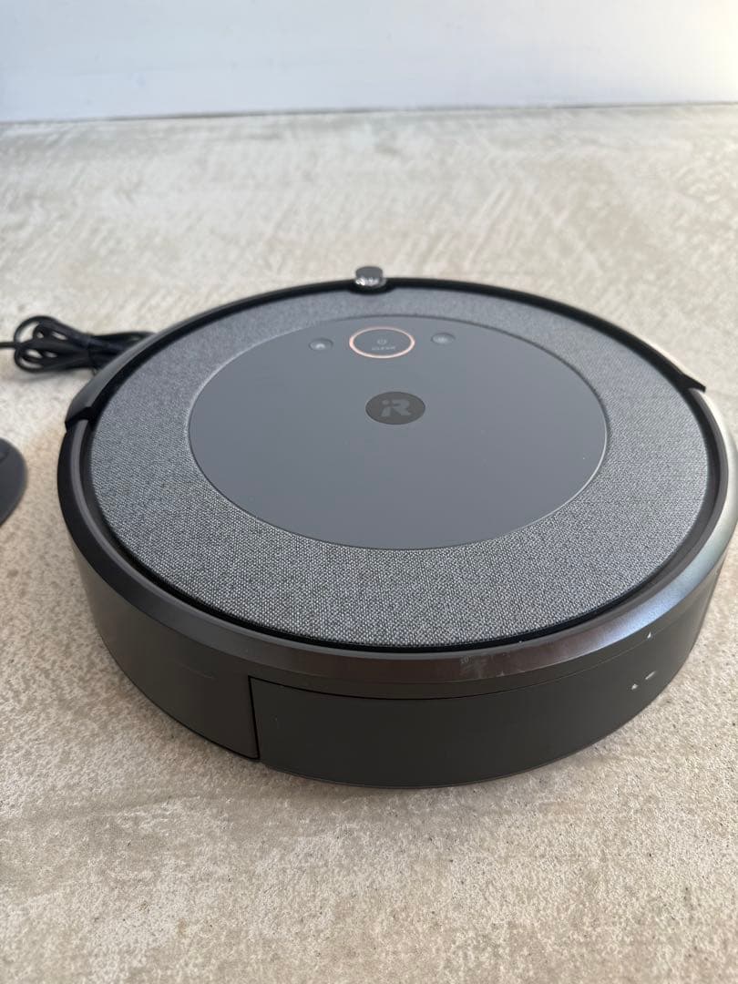 アイロボット　ルンバ　Roomba i3 自動掃除機 本体 充電ドック付き