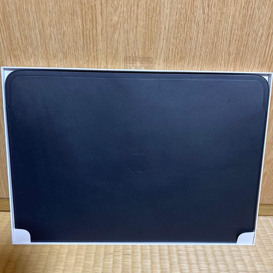 純正 MacBook Pro Leather Sleeve 16インチ ブラック