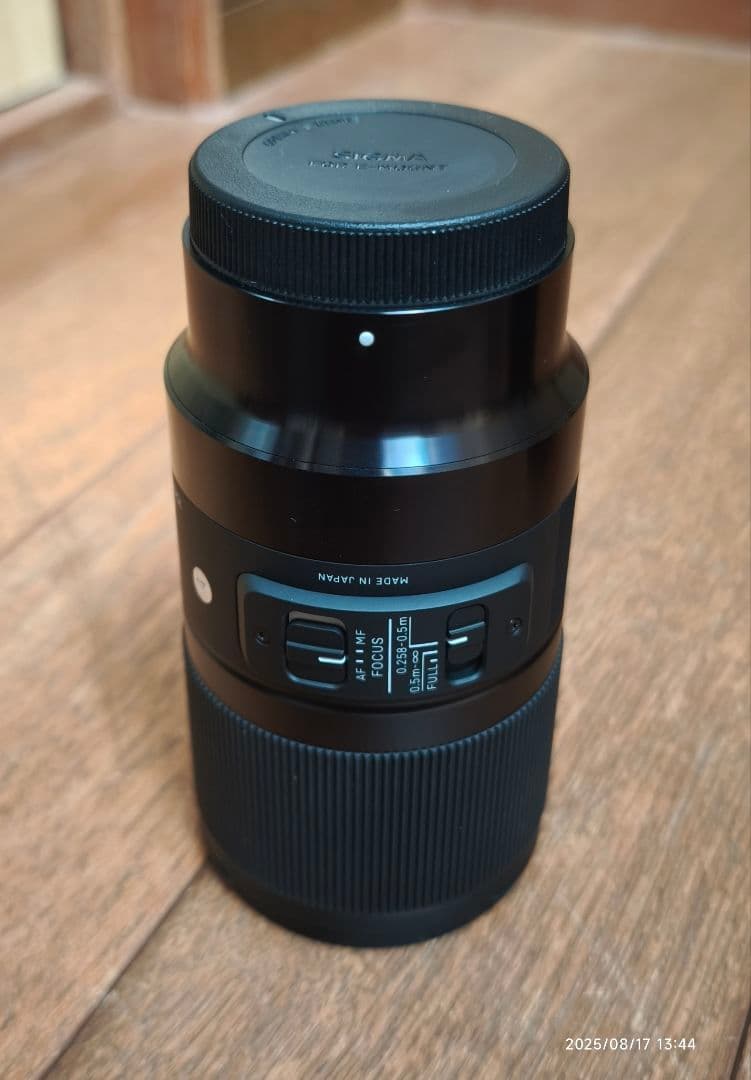 SIGMA 70mm f2.8 DG MACRO 49ミリ径　ソニーEマウント用