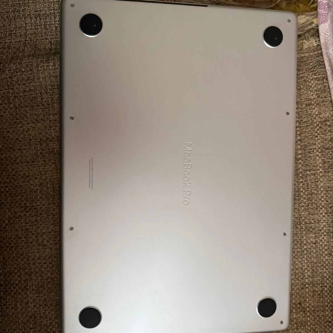 新品同様MacBook Pro14M5 24GB 1TBNano-texture
