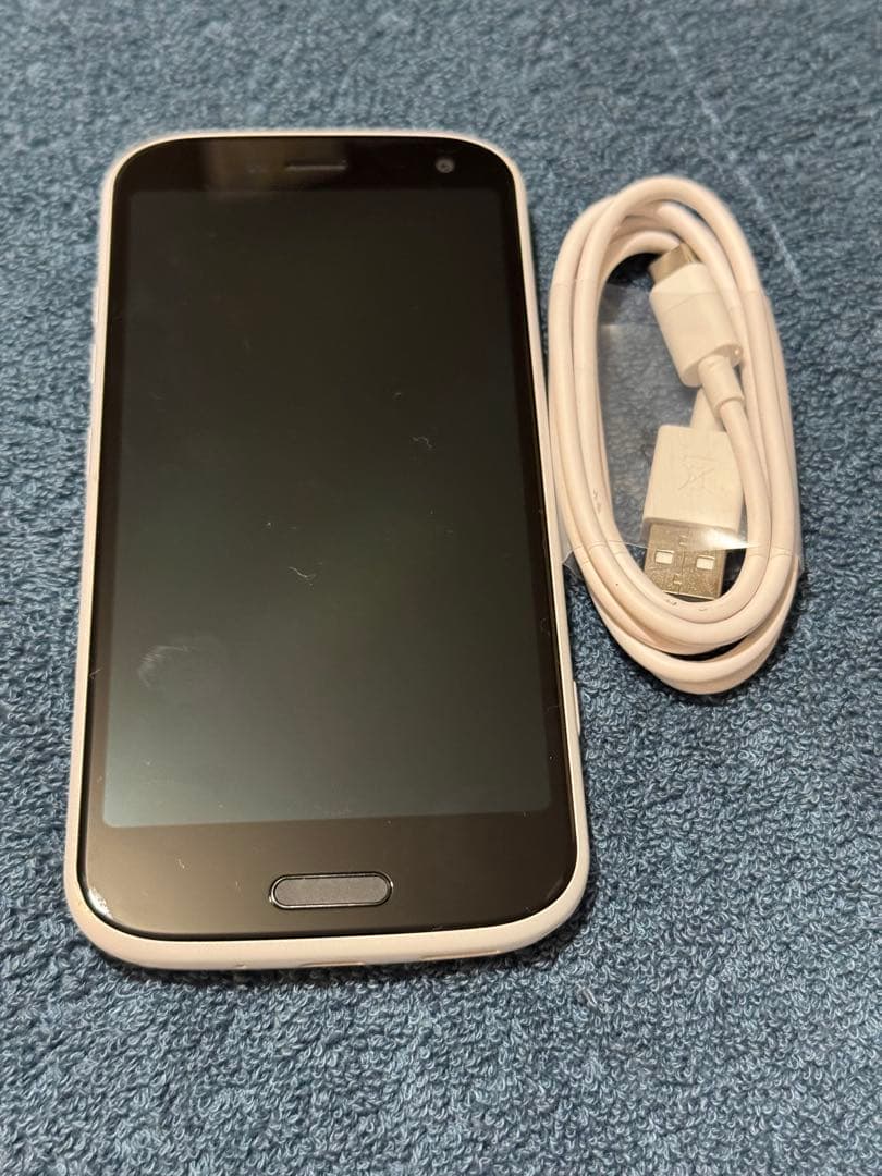 No1200 らくらくスマートフォン F-52B SIMフリー 充電ケーブル付
