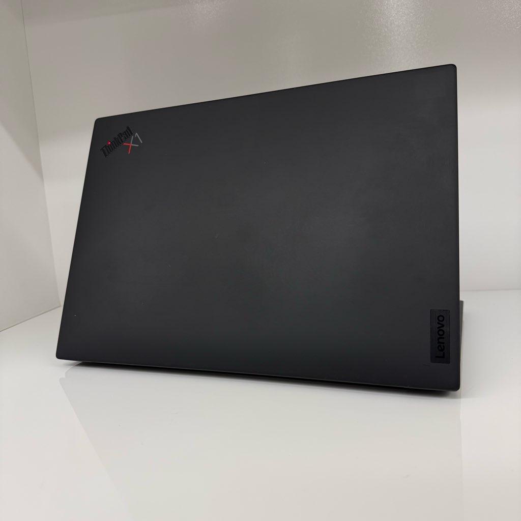 ●ThinkPad X1 Carbon Gen9 i7 16GB LTE対応