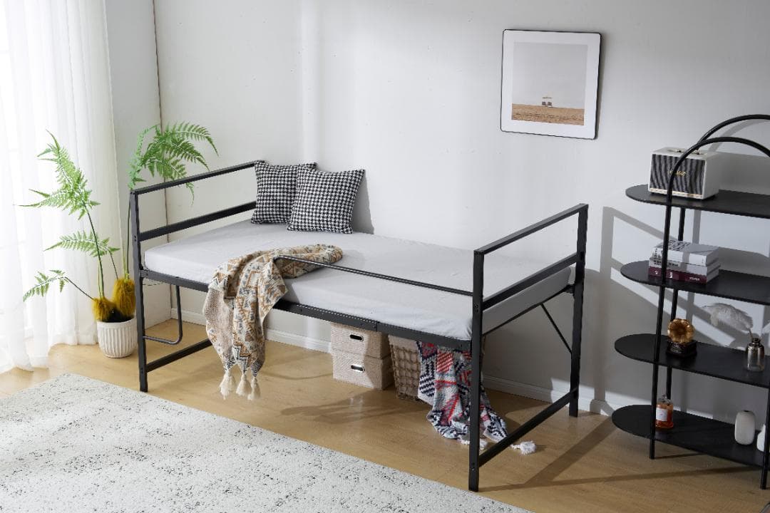 超人気！北欧風ロフトベッド【高さ110cm】一人暮らし スチール　BLACK