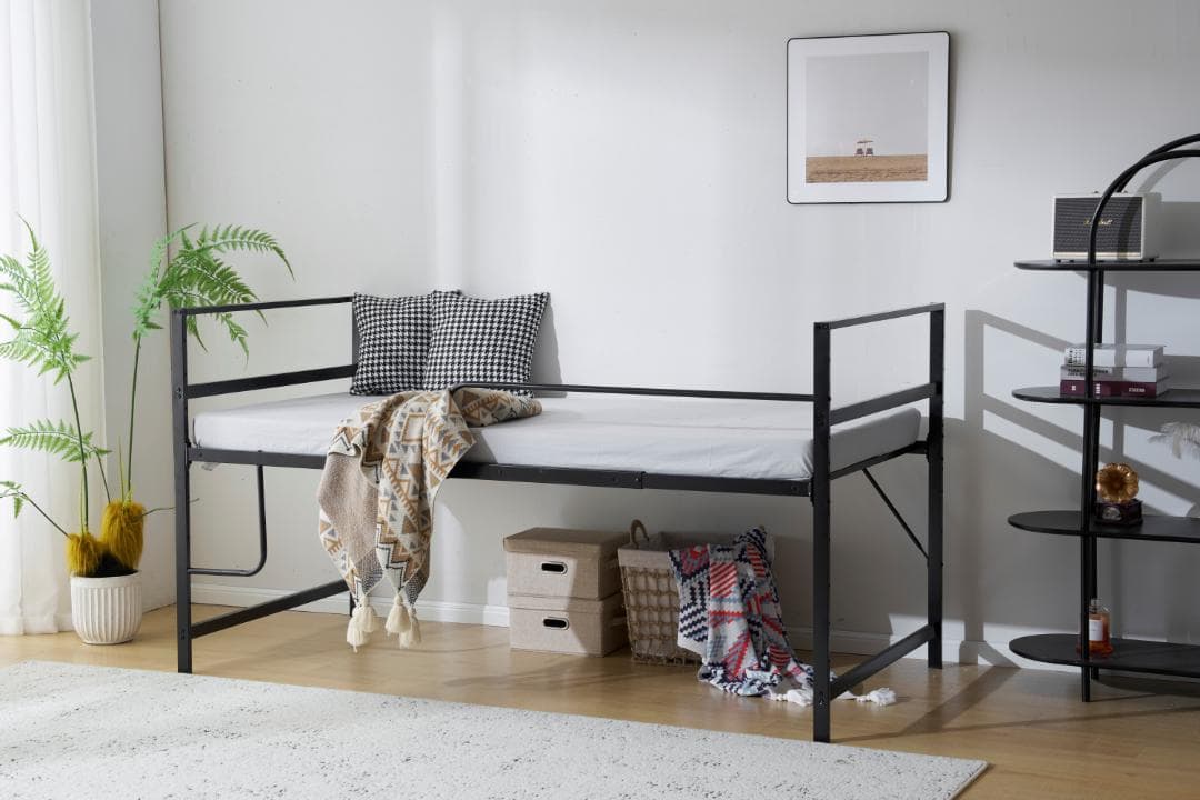 超人気！北欧風ロフトベッド【高さ110cm】一人暮らし スチール　BLACK