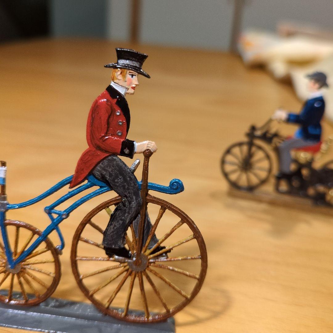 エルツ　バベットシュバイツァー社　錫の置物（自転車シリーズ）