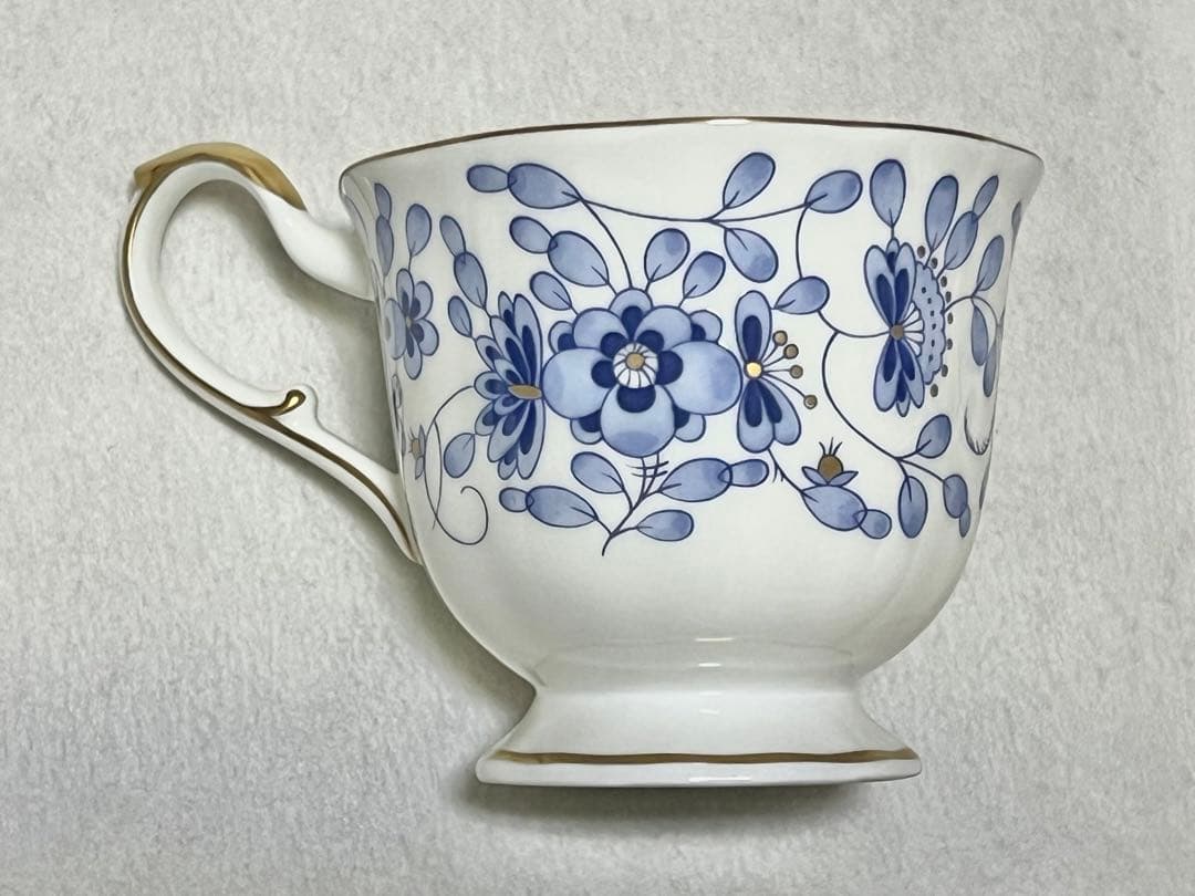 【ナルミ陶器】ミラノ カップ＆ソーサー２客 青花×七宝 金彩 花リム