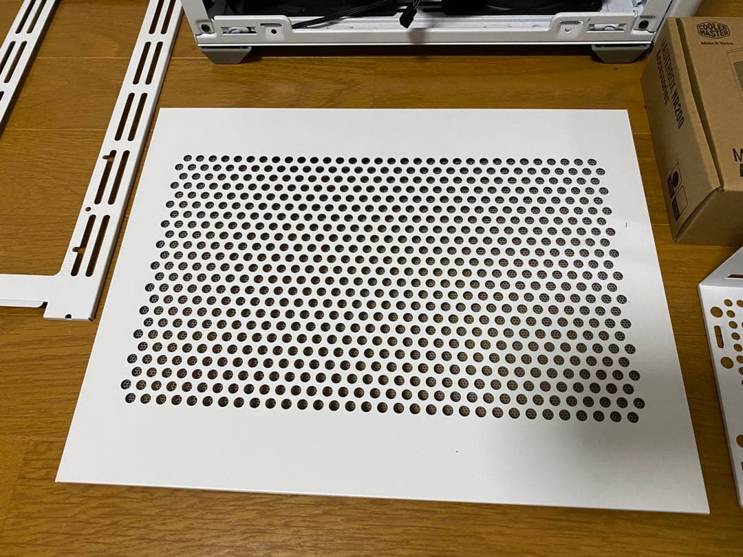 MasterBox NR200 ホワイト PCケース、電源付き