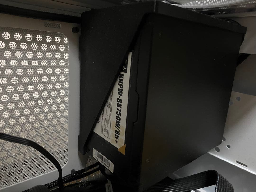 MasterBox NR200 ホワイト PCケース、電源付き