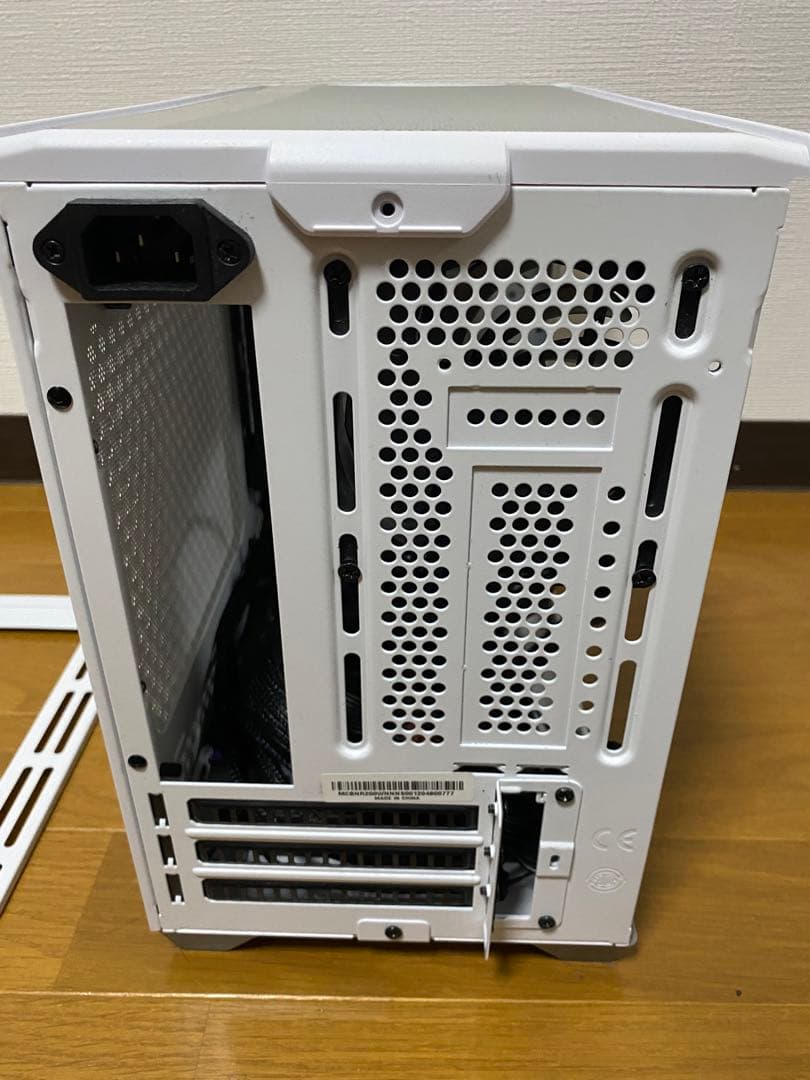 MasterBox NR200 ホワイト PCケース、電源付き