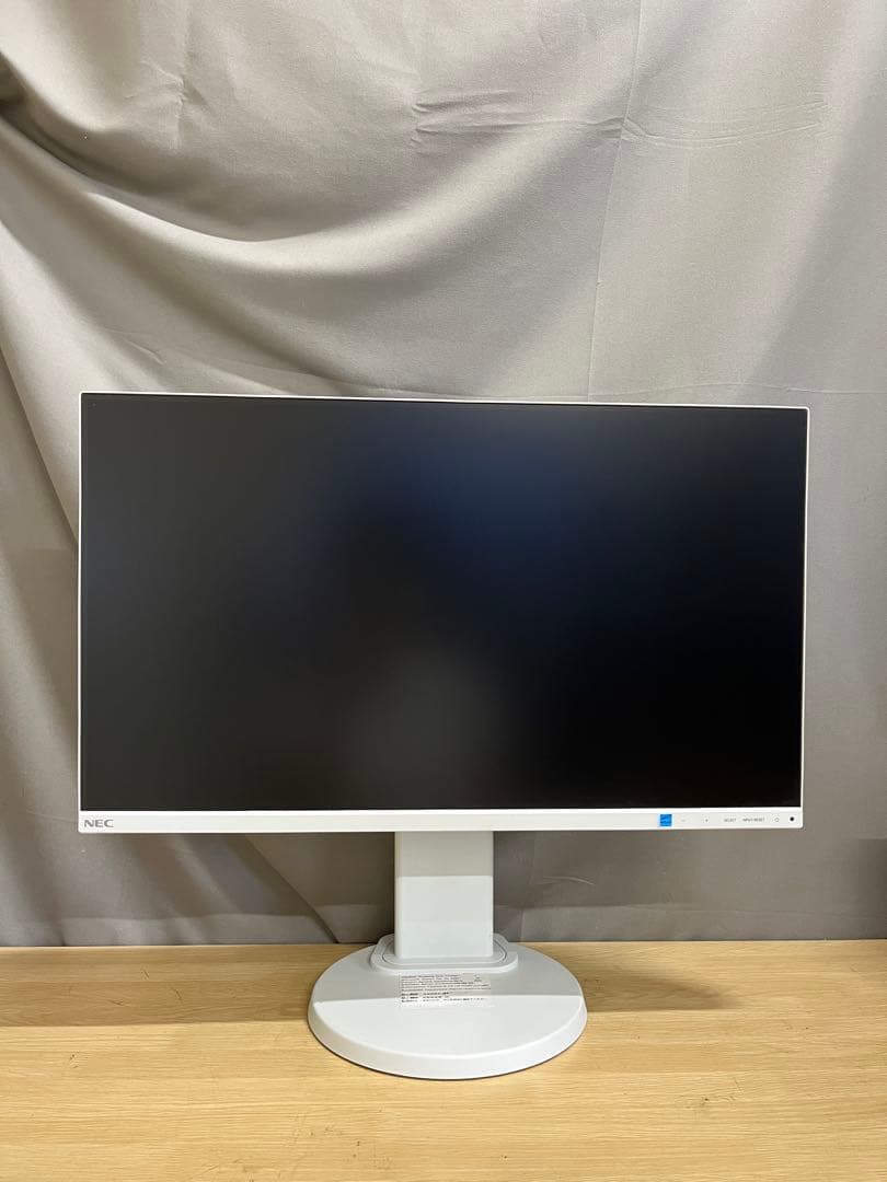 Aki　NEC E241N 二台