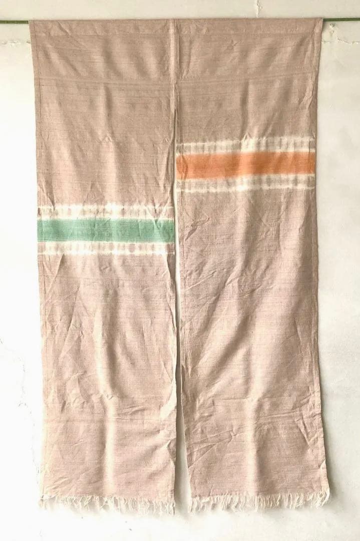 【新品】武州草木染シルク混手染め手紡ぎ段染めのれん85×150cmアカシア