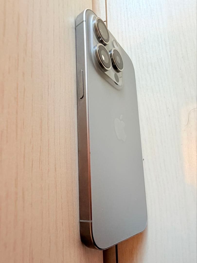 【背面新品】iPhone15 Pro ナチュラルチタニウム 128GB(本体)