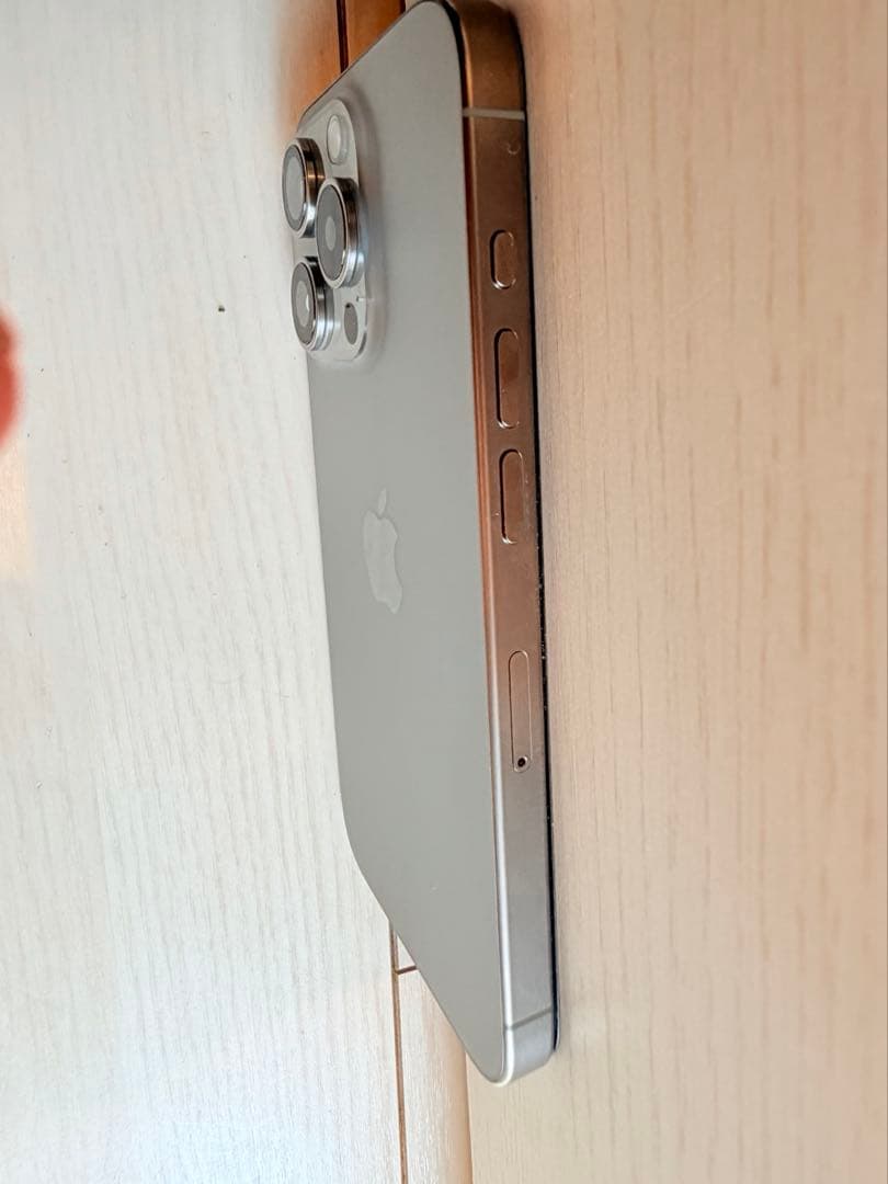 【背面新品】iPhone15 Pro ナチュラルチタニウム 128GB(本体)